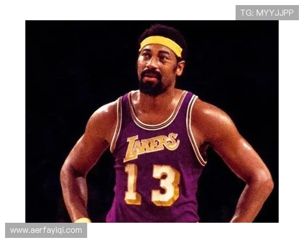 张伯伦单打得分爆发拉开差距，胜过同时代内线对手